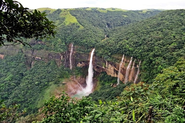 shillong to cherrapunji cabs